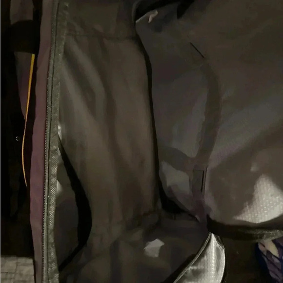 Adidas Defender Duffle NWT - Picture 6 of 8